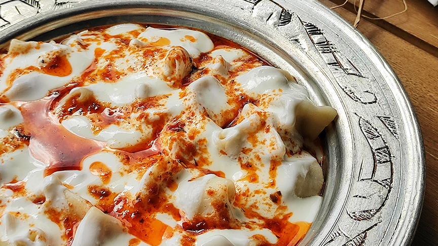 Hamur açmadan evde mantı yapın! Orijinalinden hiçbir farkı yok: Kolay mantı tarifi