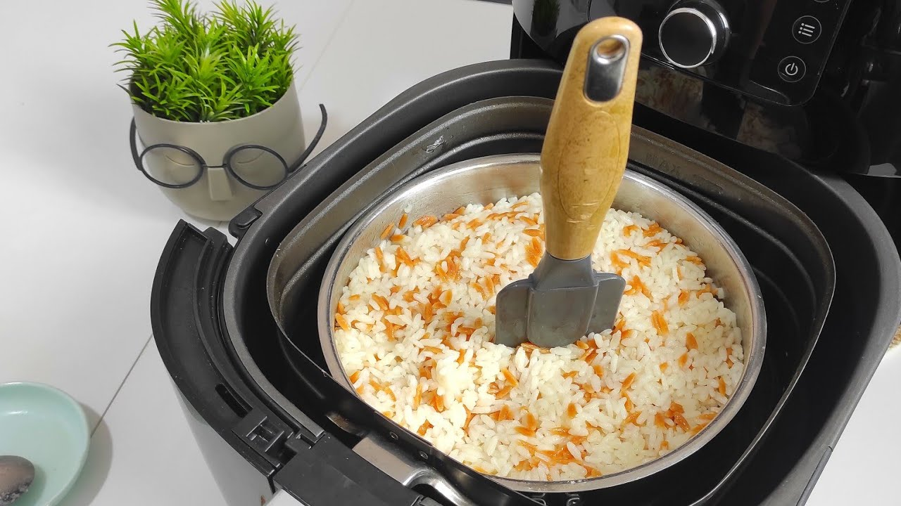 Pirinç pilavı yapmayı bilmeyen bile tane tane yapacak! Airfryerda pirinç pilavı tarifi