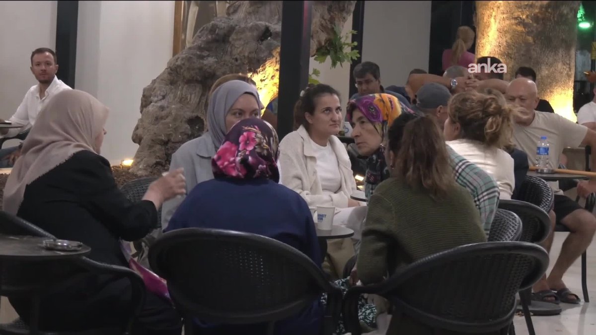 Balıkesir Sındırgı 6,1’lik depremle sarsıldı: Vatandaşlar geceyi dışarıda geçirdi