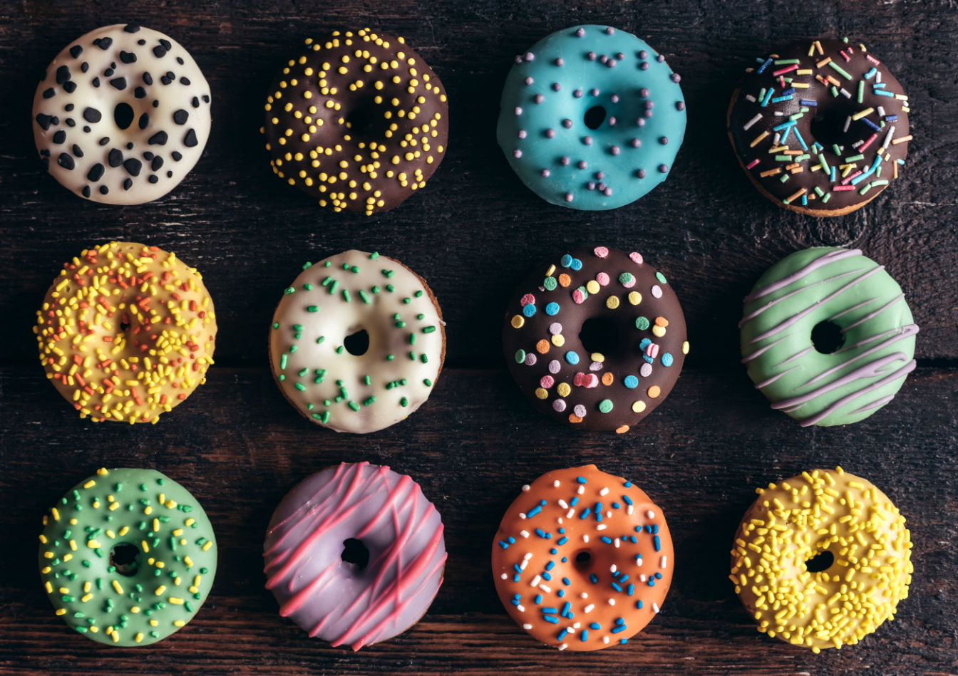 Kahve yanına nefis bir atıştırmalık! Tatlı krizinizi şipşak donut tarifiyle yatıştırın! Airfryerda mini donut tarifi