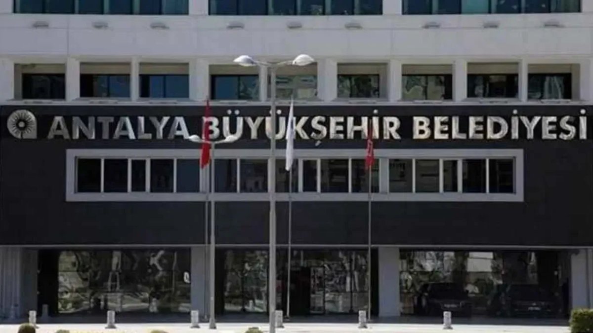 Son dakika! Antalya Belediyesi'nde rüşvet operasyonu: 17 kişi gözaltında