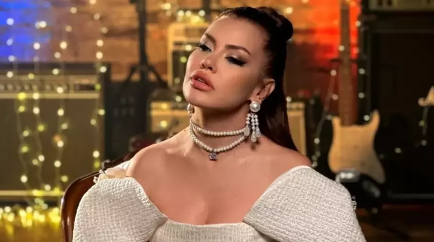 Şarkıcı Lara hastaneye kaldırıldı