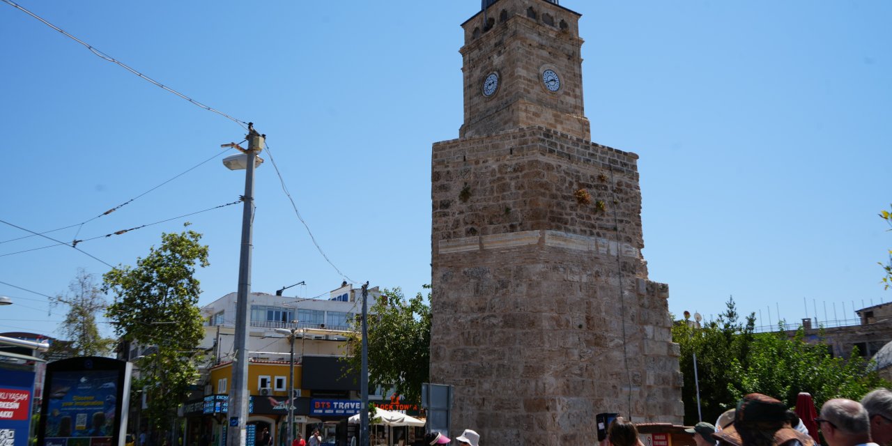 Antalya’nın simgesi Saat Kulesi’nde zaman durdu