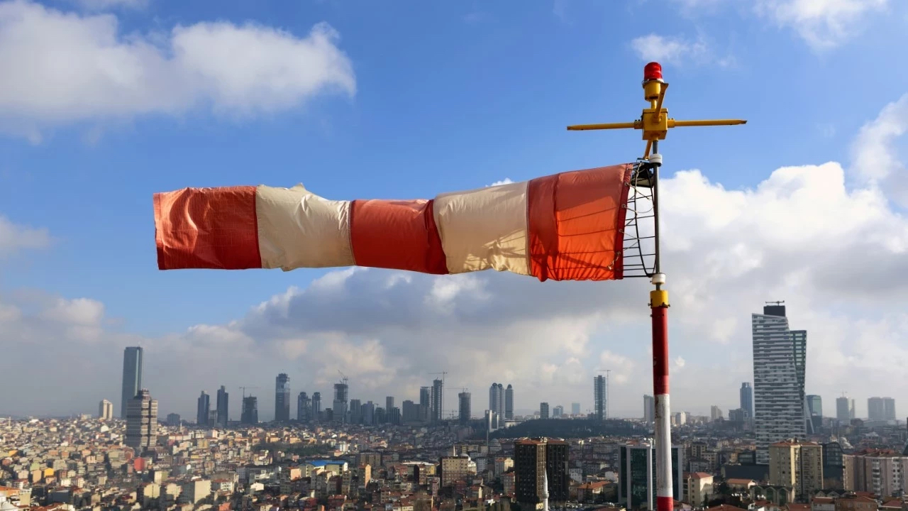 Meteoroloji ve İstanbul Valiliğinden peş peşe uyarı: İstanbul ve çevresi fırtına alarmında