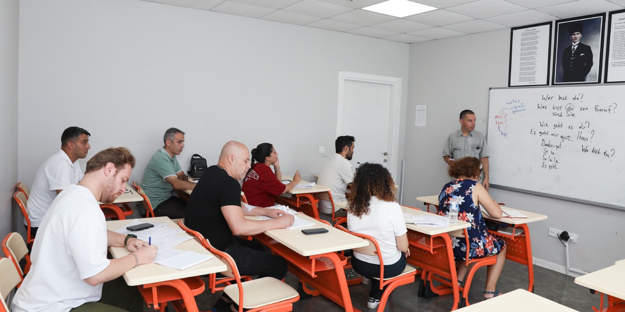 Mersin’de ücretsiz yabancı dil eğitimi yoğun ilgi