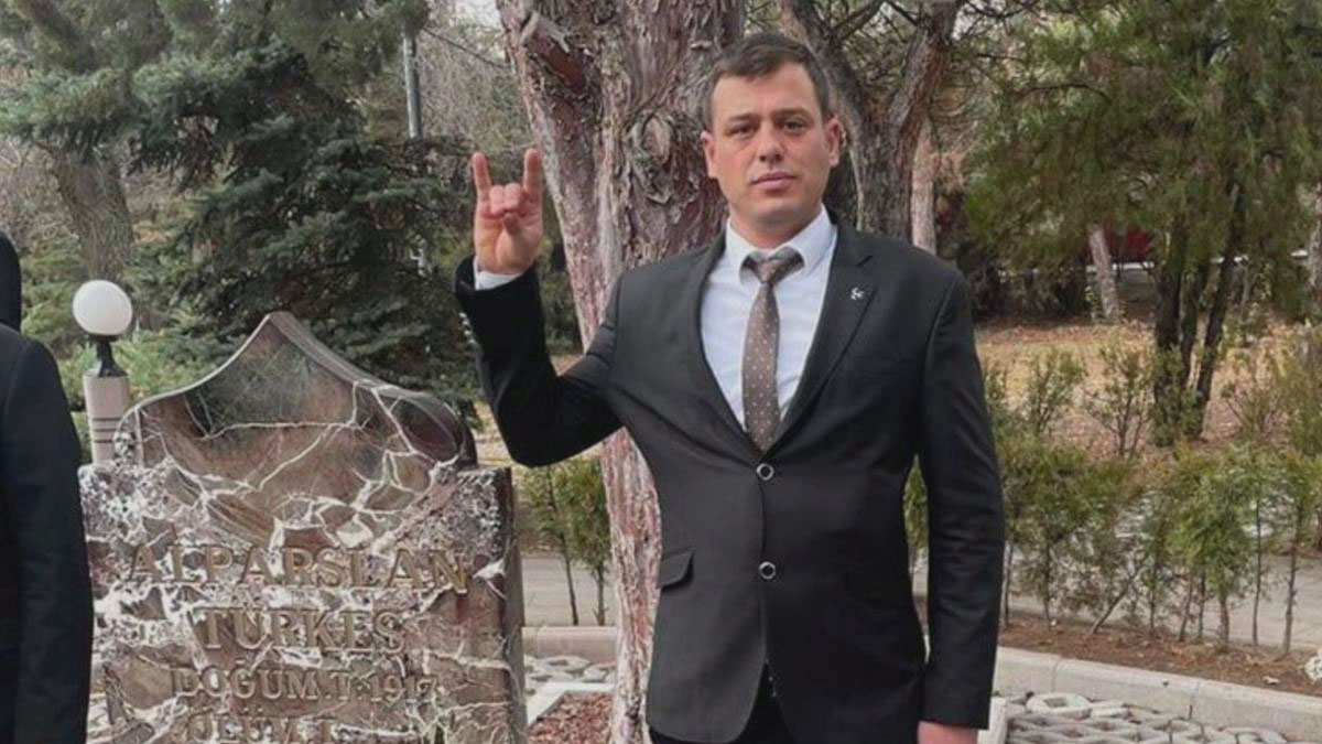 MHP'li ilçe başkanı istifa etti