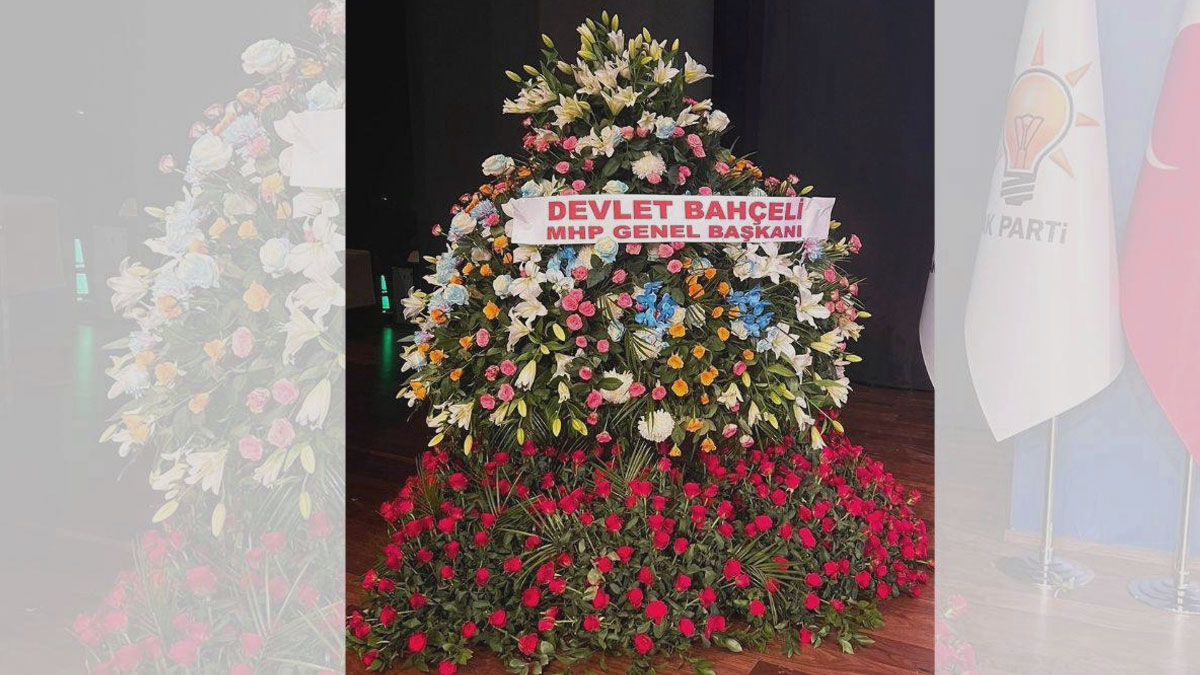 Bahçeli'den AK Parti'ye çiçekli yıl dönemi jesti