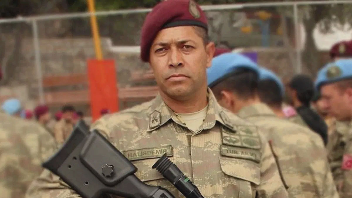 Ömer Halisdemir'in kızı teğmen oldu