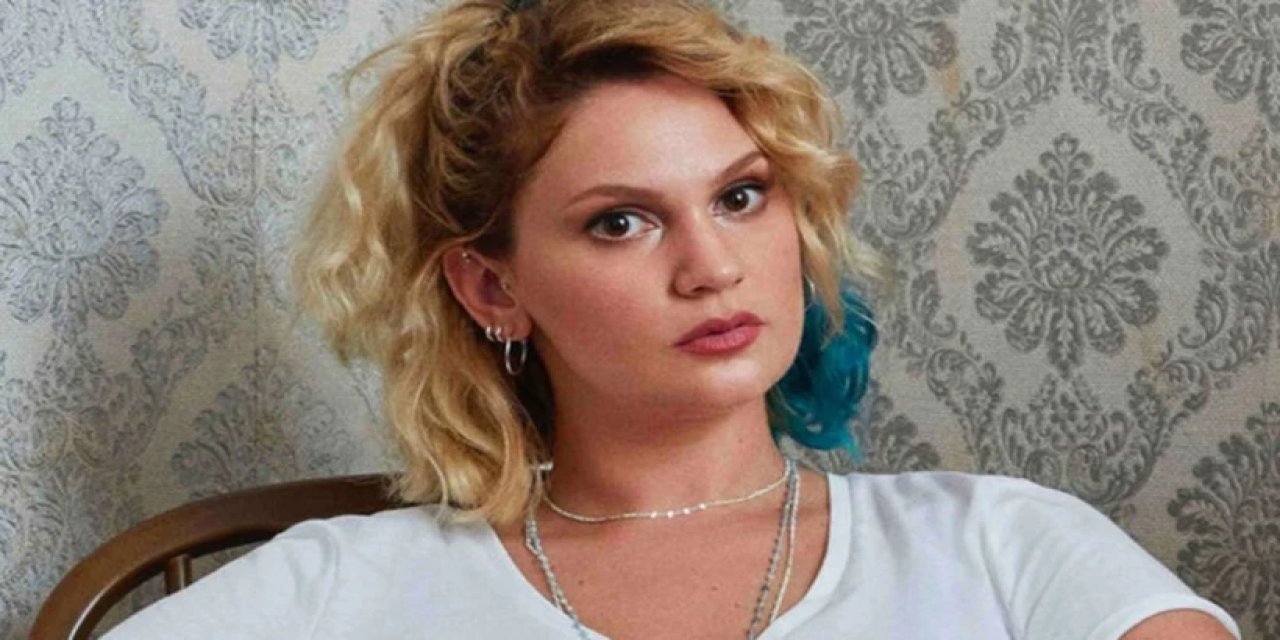 Farah Zeynep Abdullah aldığı acı haberle yıkıldı