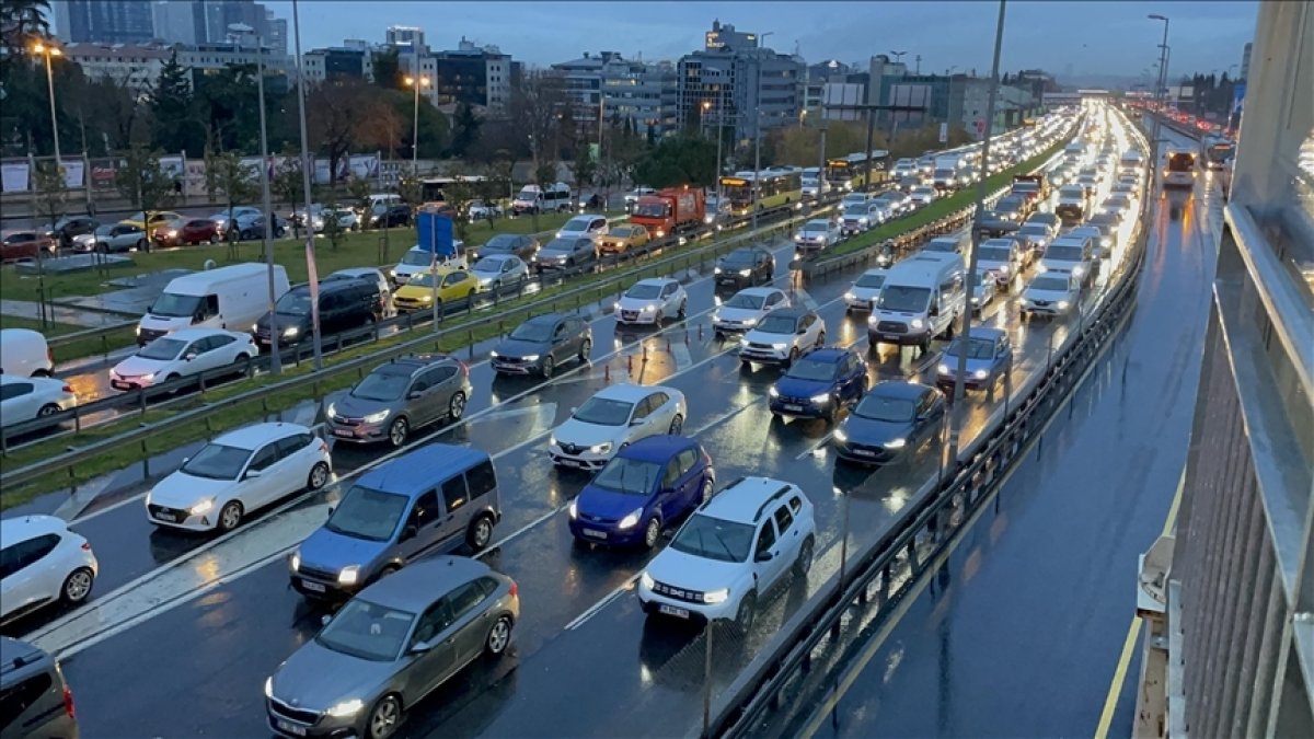 Resmi Gazete’de yayımlandı: Takip sistemi olmayan araç trafiğe çıkamayacak