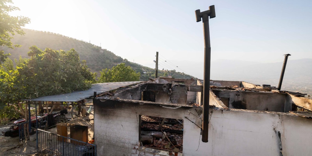 İzmir Büyükşehir’den evi yanan aileye yardım eli