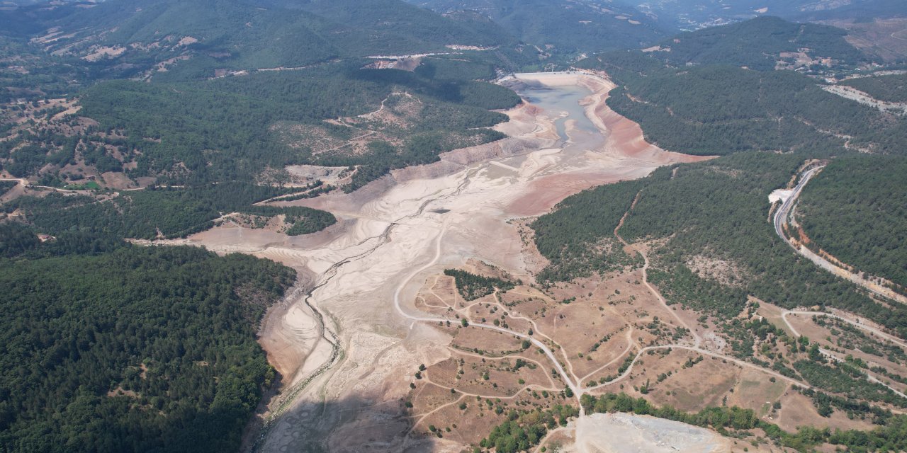 Bursa Nilüfer Barajı tümden kurudu: 35 günlük su kaldı
