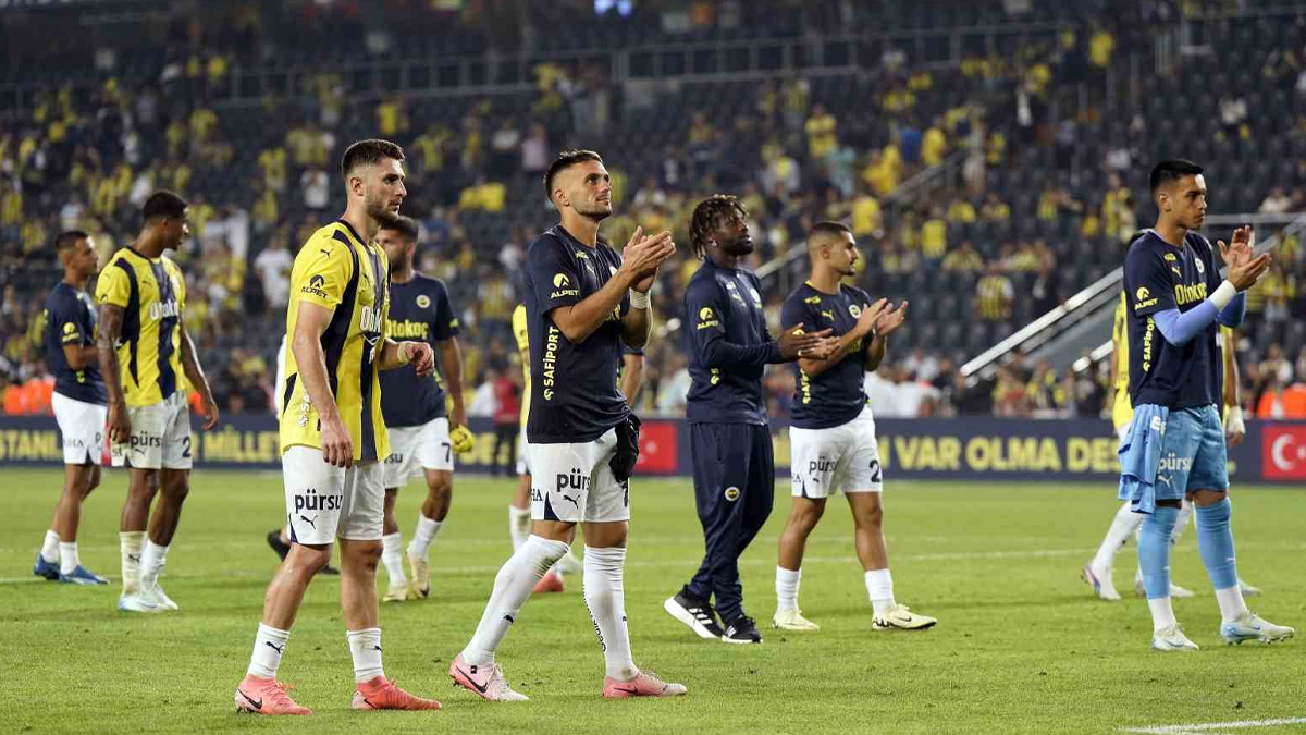 Fenerbahçe UEFA kadrosunu tamamladı