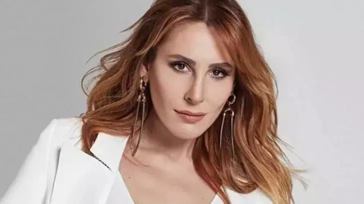 Funda Arar yeni imajıyla bambaşka birine dönüştü