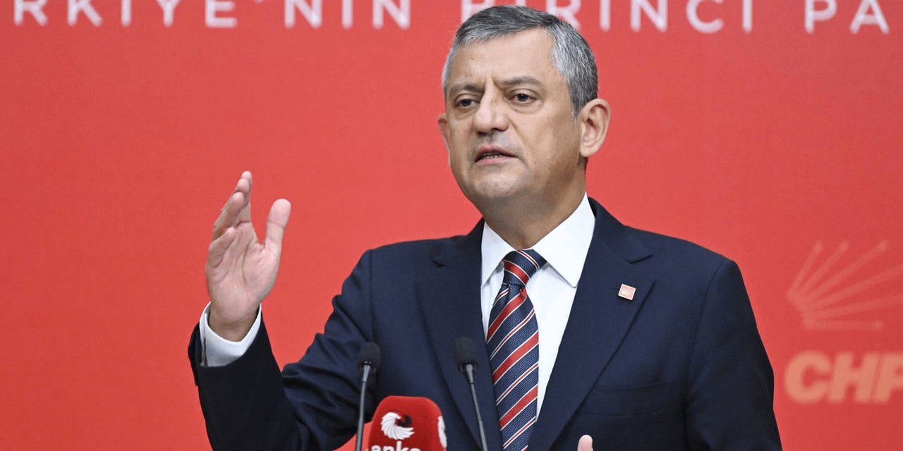 Özgür Özel vatandaşlara saat verdi! "AK Toroslar Çetesi'ni dinlemek isteyenler için..."