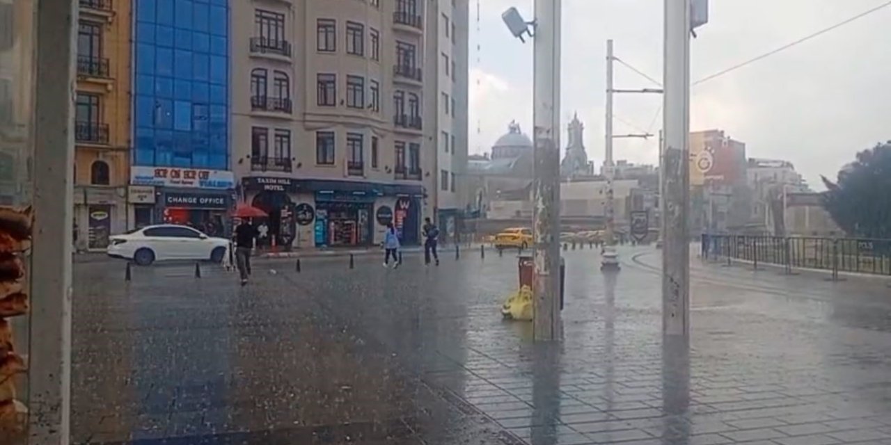 İstanbul'da sabah sağanak sürprizi! Meteorologlar birbirine girdi