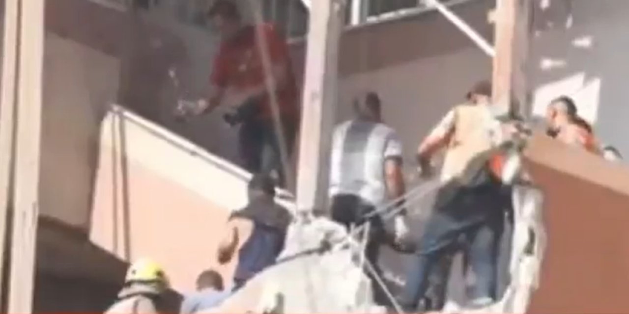 İsrail yaralıları kurtaran ekibe canlı yayında bomba attı! Korkunç görüntüler
