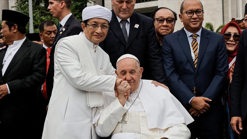 İstiklal Camii başimamı Ömer ve Papa Franciscus'tan hoşgörü dersi