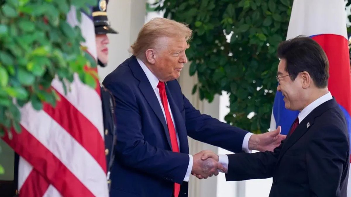 Trump’ın elindeki morluk gündem oldu: Beyaz Saray’dan ilk açıklama