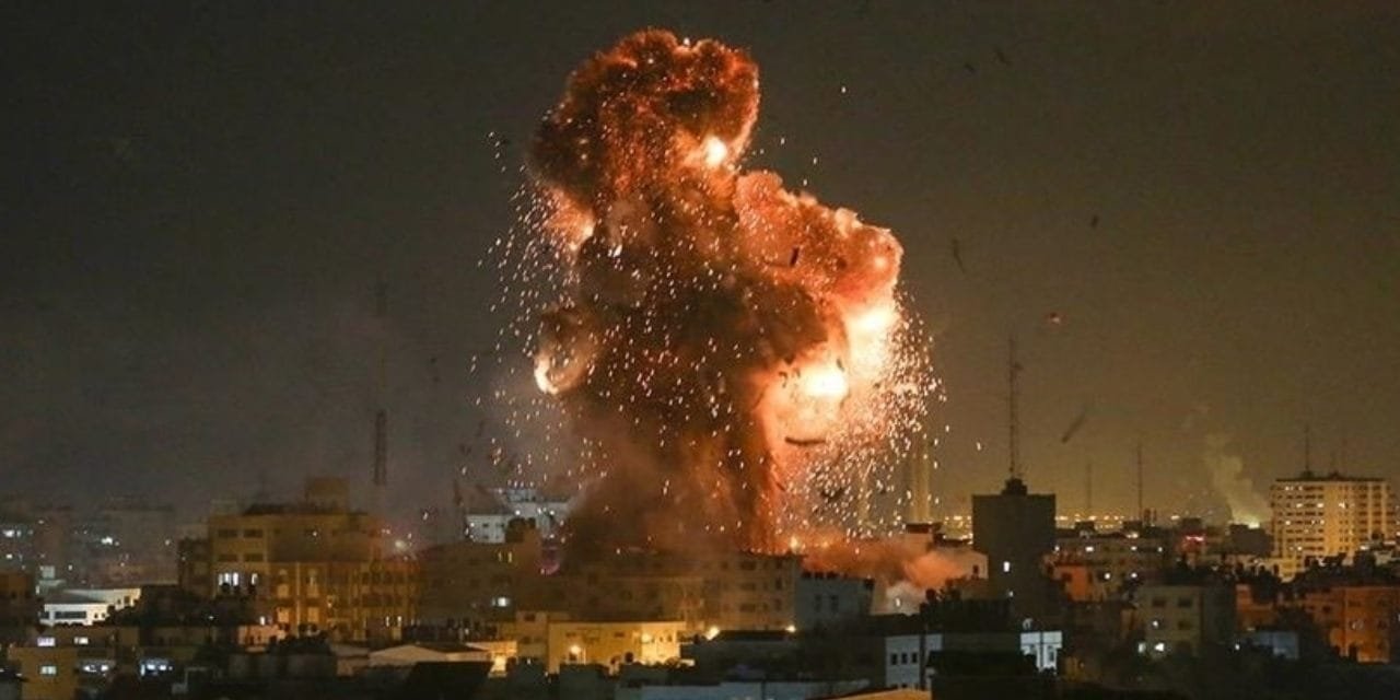 İsrail'den Şam'a bomba! Art arda füze