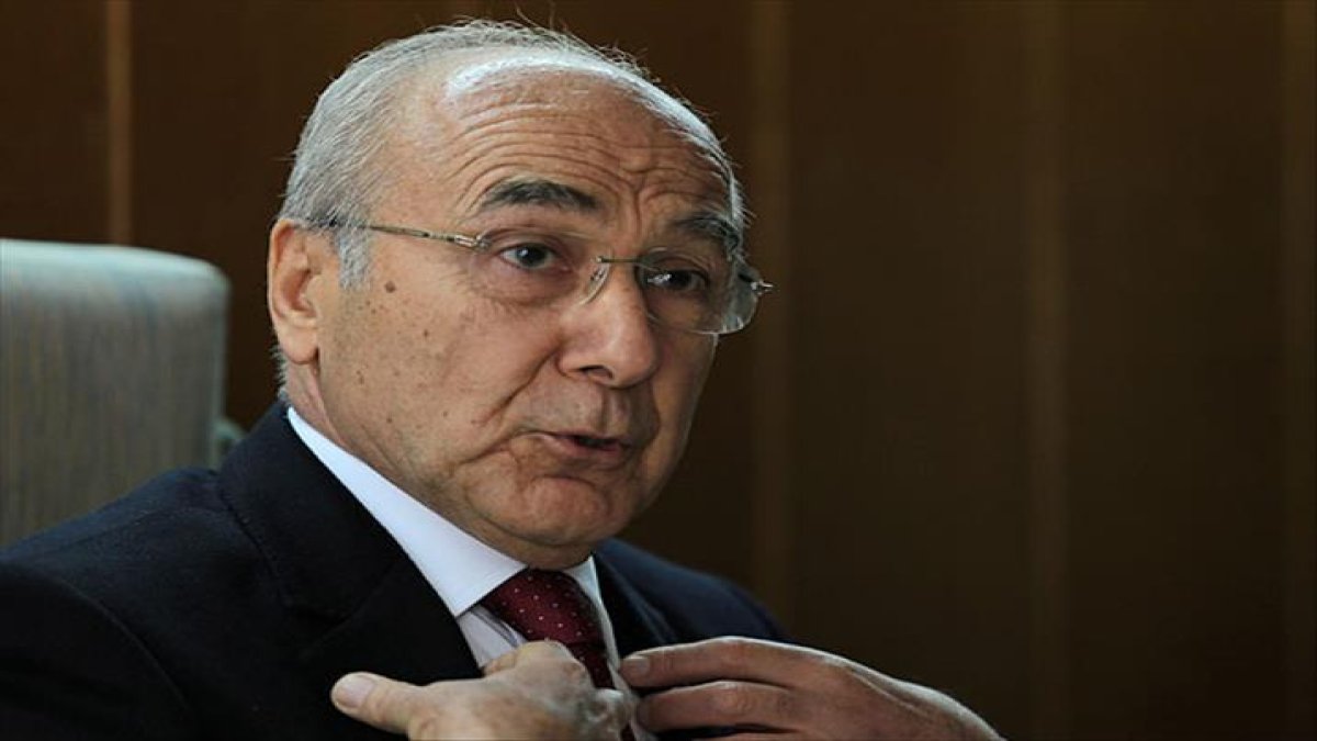 Adana eski Büyükşehir Belediye Başkanı Aytaç Durak uçakta fenalaştı