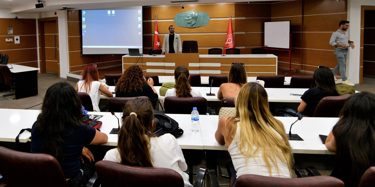 Bornova'da peyzaj mimarlığı öğrencileri uzmanlarla buluştu