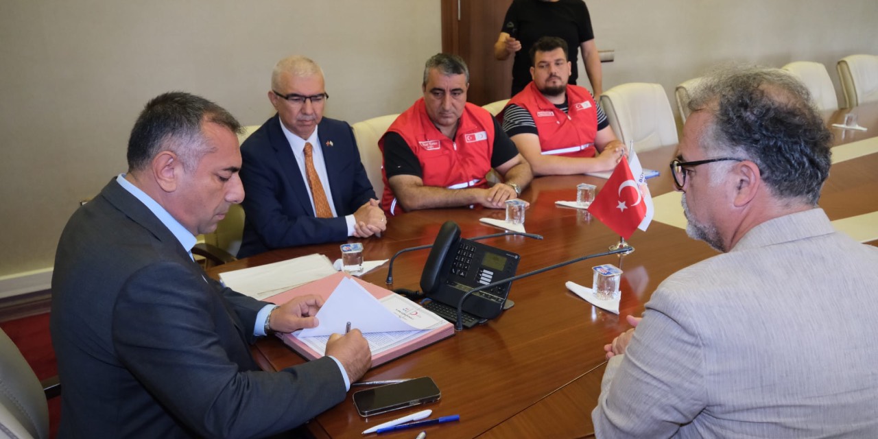 Adana Büyükşehir Belediyesi ile Türk Kızılayından Gazze için iş birliği