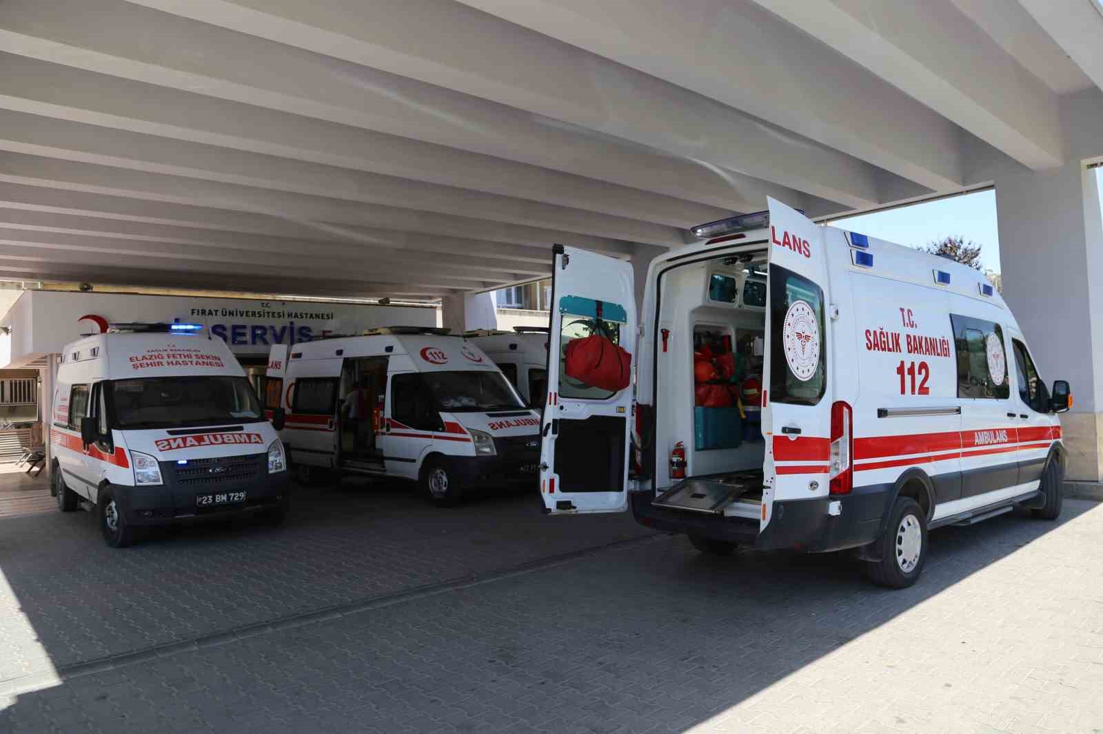 İnşaat iskelesi çöktü: 2 işçi yaralandı
