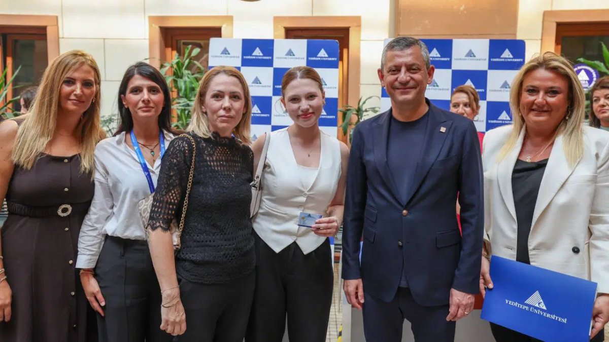 Özgür Özel, Nehir Zeyrek’in üniversite kayıt işlemine eşlik etti