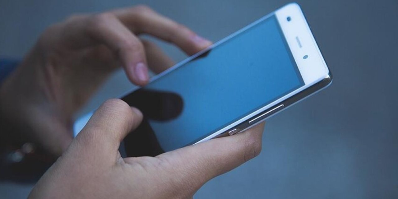 Telefonla tuvalete girenler risk altında! Uzmanlar yeni bir tehlikeyi ortaya çıkardı