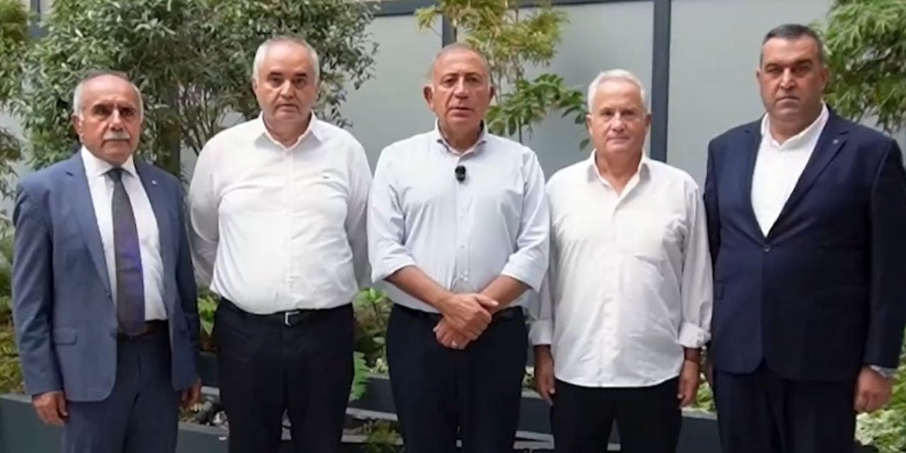 CHP İstanbul İl Başkanlığı'na atanan Gürsel Tekin heyetini açıkladı: "Biz göreve başladık"