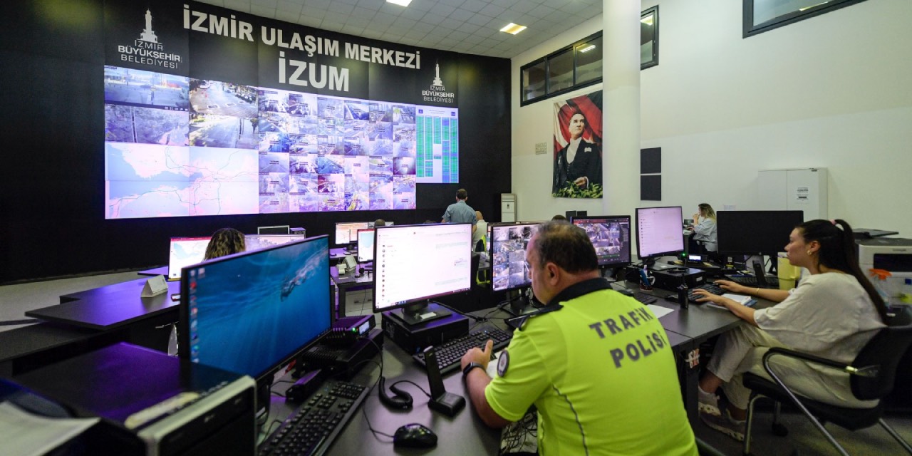 İZUM, yeni eğitim öğretim yılında İzmir trafiğini yakından takip etti