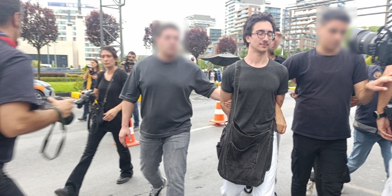 CHP il binası önünde ters kelepçeli gözaltı