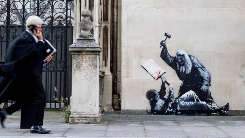 Banksy geri döndü: İşte yeni eseri…