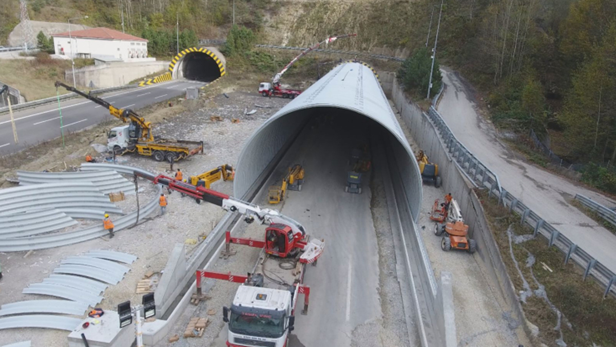 Bolu Dağı Tüneli İstanbul yönü trafiğe açıldı