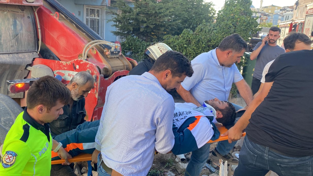İş makinesi kontrolden çıktı: 2’si çocuk 4 yaralı