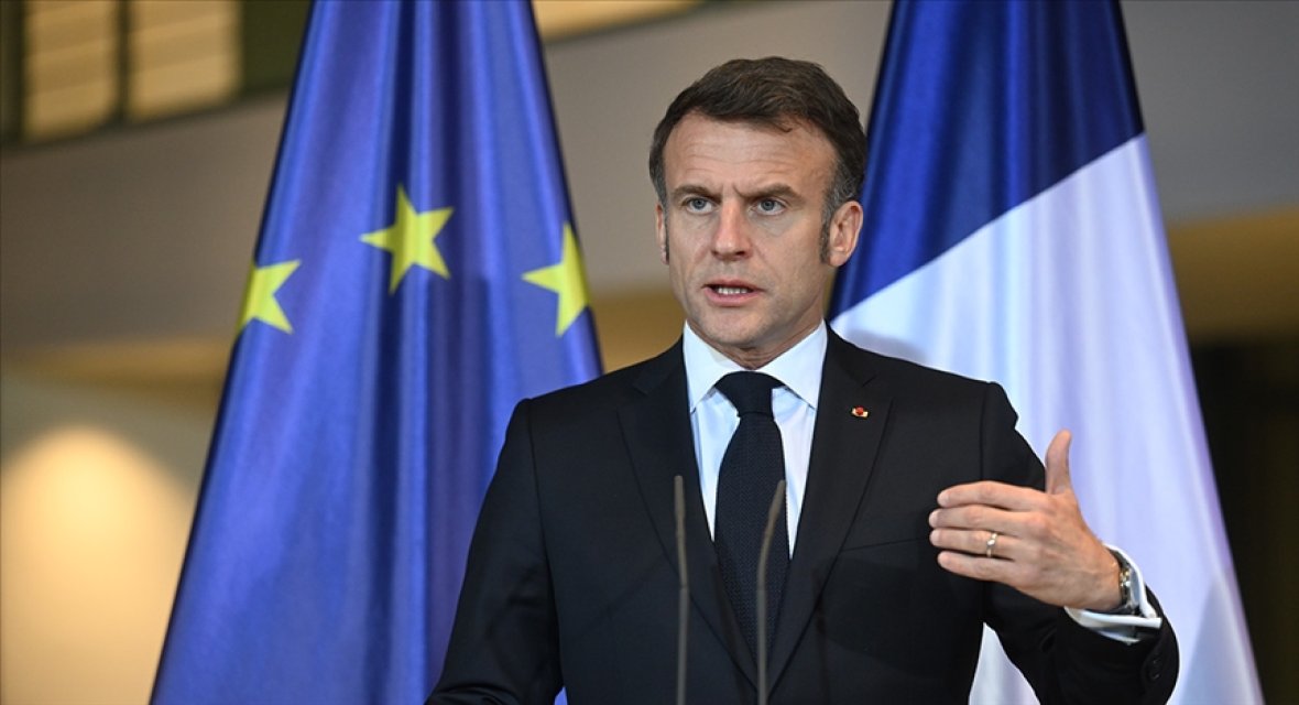Macron’un beşinci kabusu: Fransa’da hükümet düştü, şimdi ne olacak?