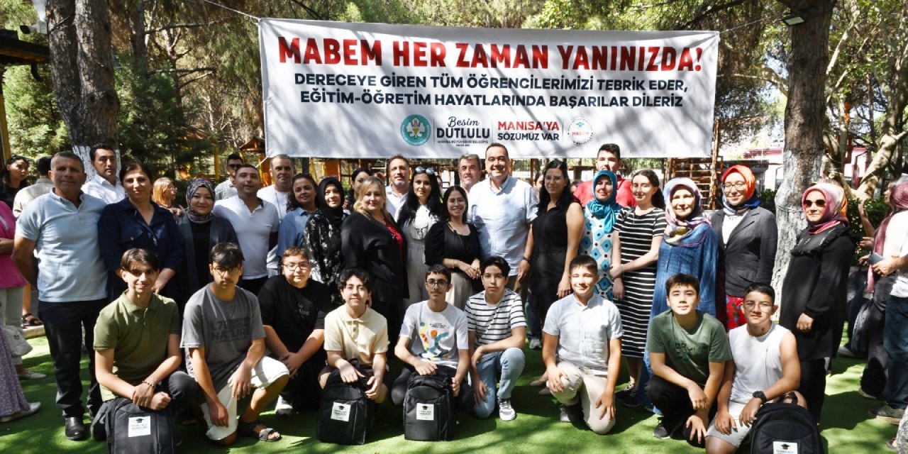Manisa Büyükşehir Belediyesi’nden üniversite öğrencilerine burs desteği