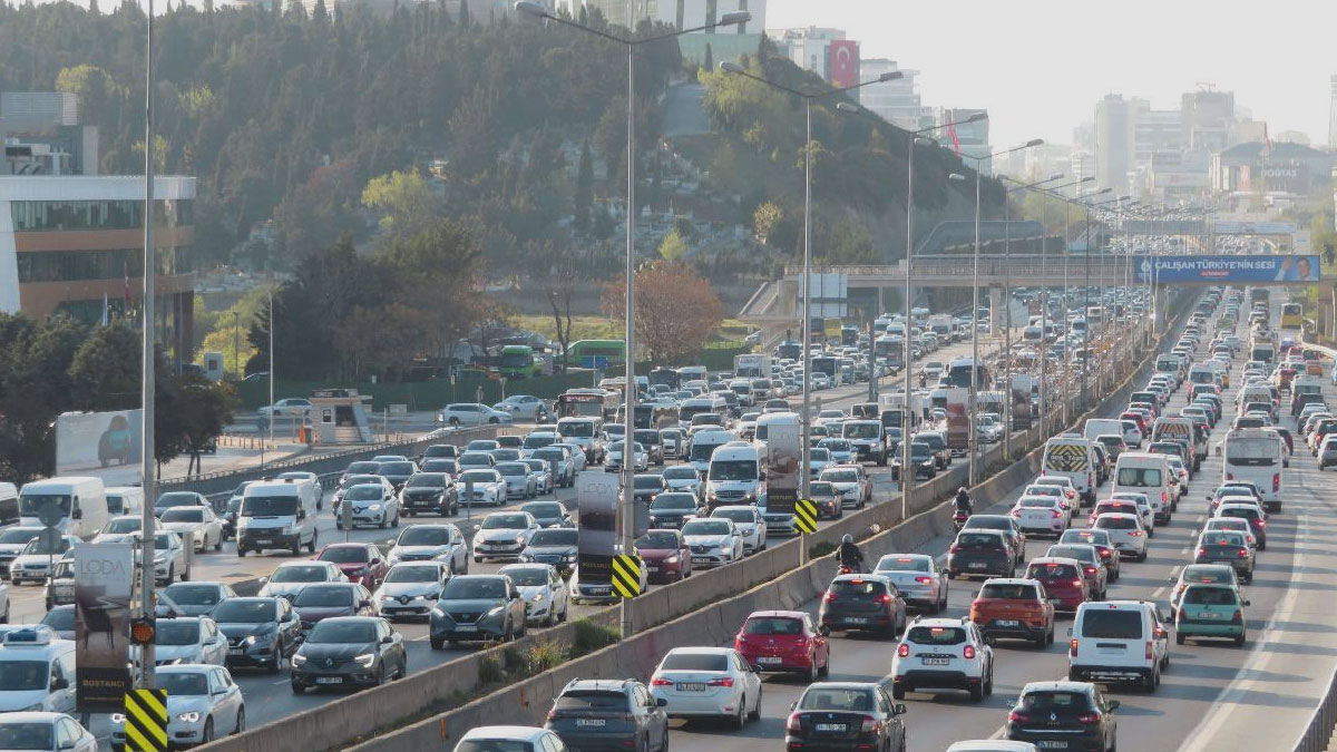 İstanbul'da trafik üçüncü günde de durulmadı