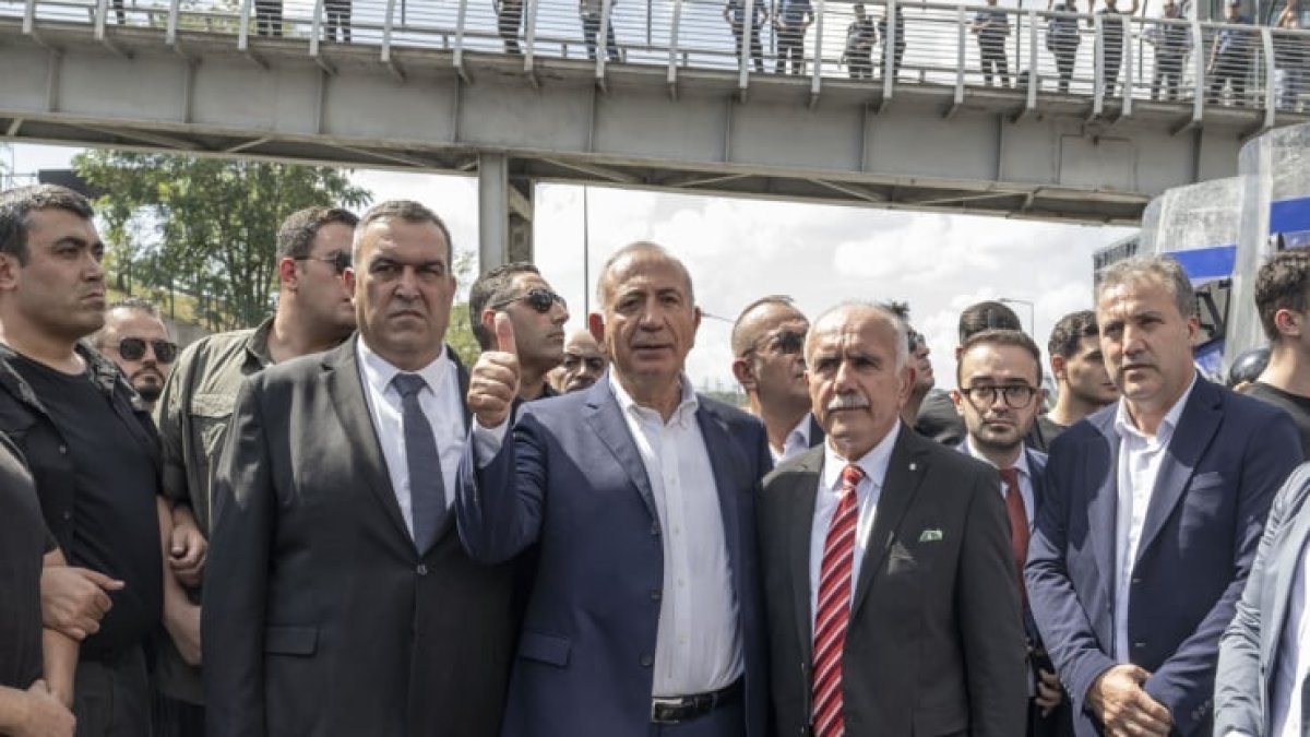 Gürsel Tekin 31 isme giriş izni verdi: 'Öyle bir liste yok' demişti