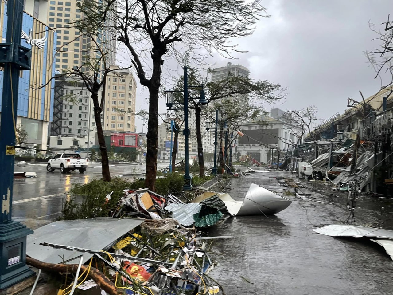 Vietnam'ı vuran Yagi Tayfunu can aldı: 14 ölü, 50 binden fazla tahliye