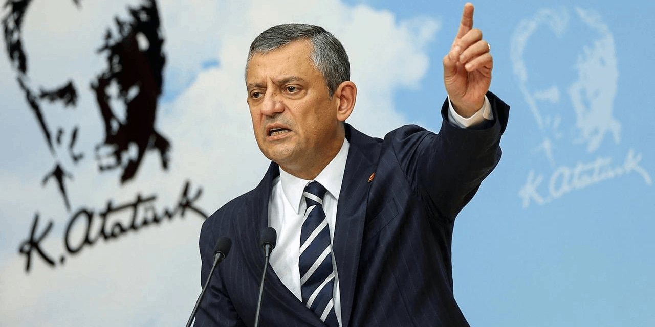 Özgür Özel'den 15 Eylül öncesi flaş çağrı: Yarını işaret ederek saat verdi