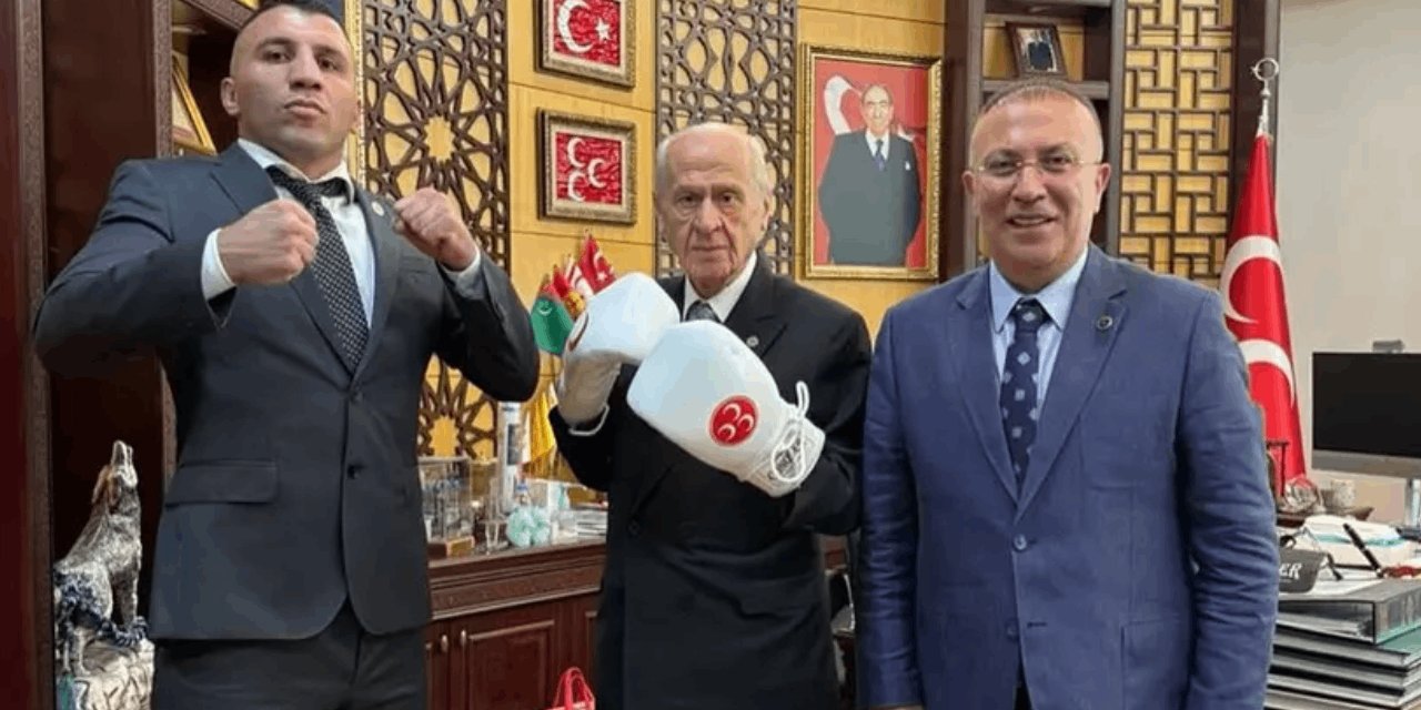 Bahçeli'den 'boks' sürprizi: Eldiven giydi sosyal medya karıştı
