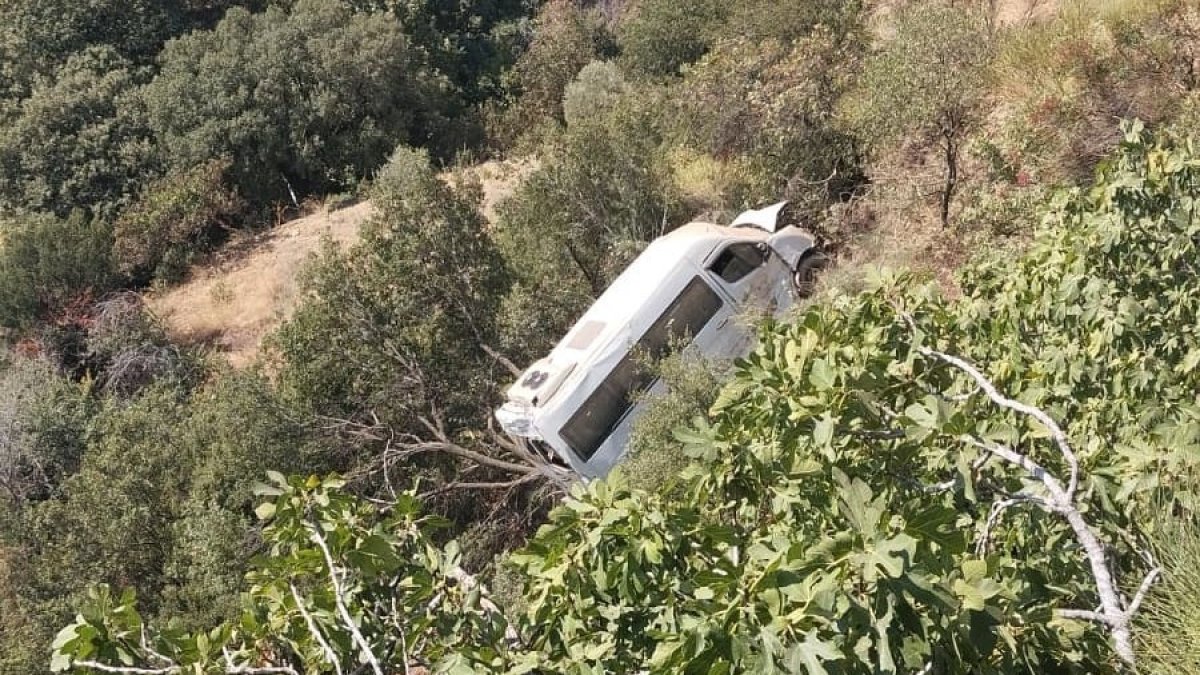 Aydın’da öğrenci servisi uçuruma sürüklendi: 5 yaralı