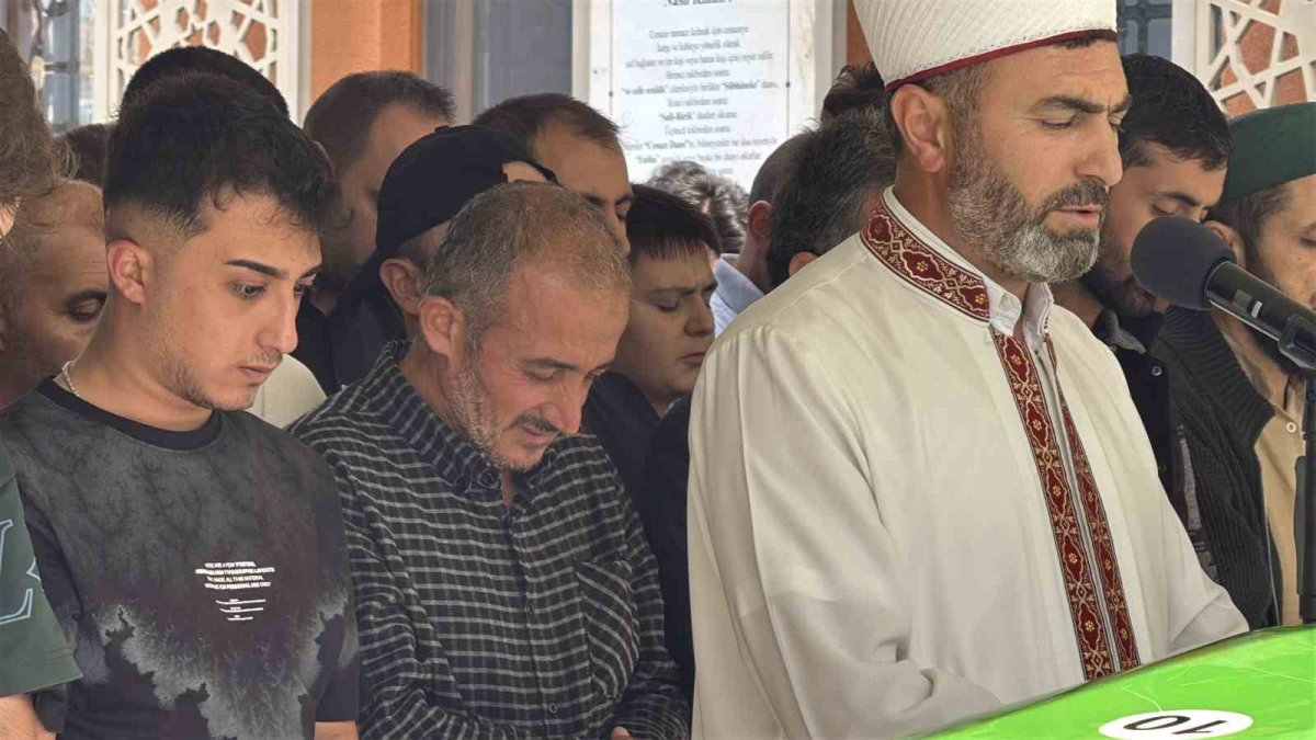 Çakmak gazı patladı: İkizleri ayırdı