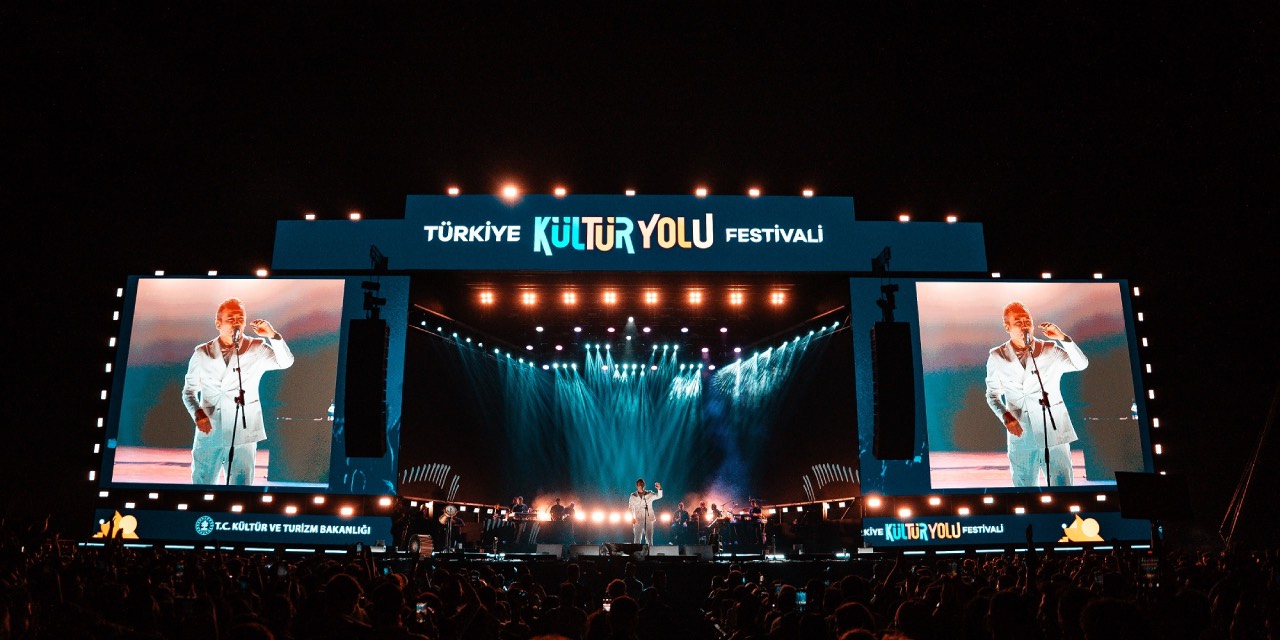 Ferhat Göçer, GastroANTEP Festivali'nde sahne aldı