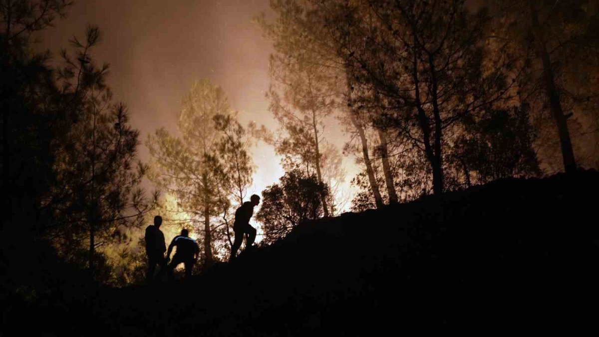 Köyceğiz'de ciğerlerimiz yanıyor: Ekipler ölümden döndü