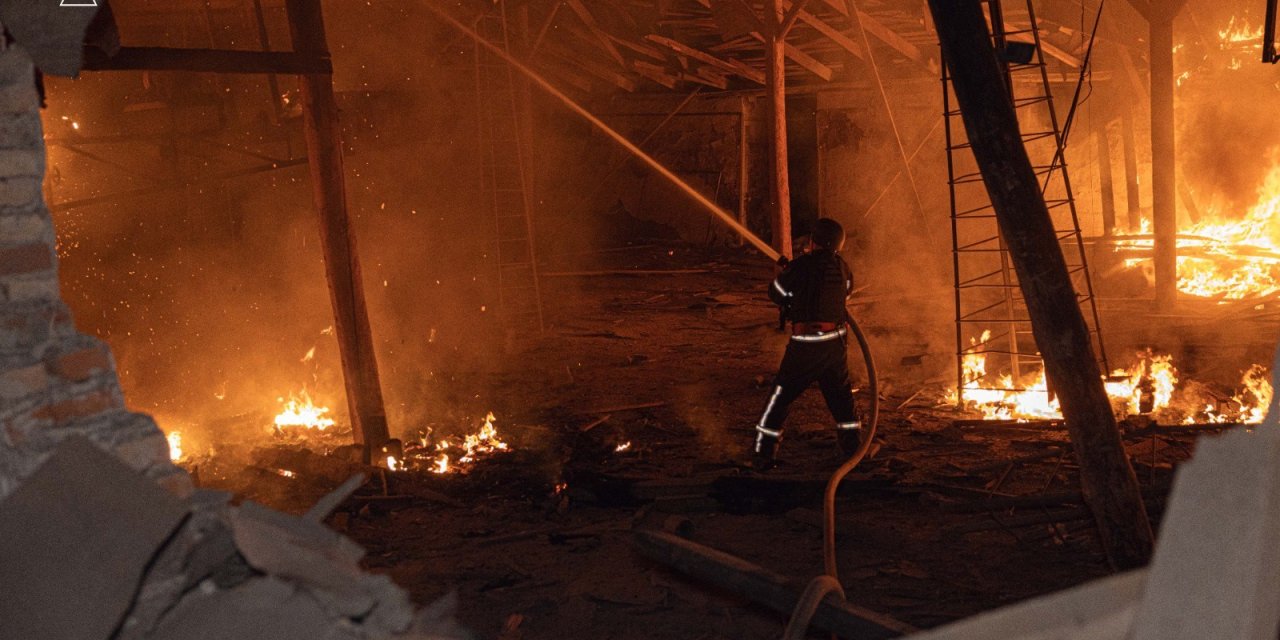 Rusya, Ukrayna'yı vurdu! Hava saldırısında 3 kişi hayatını kaybetti