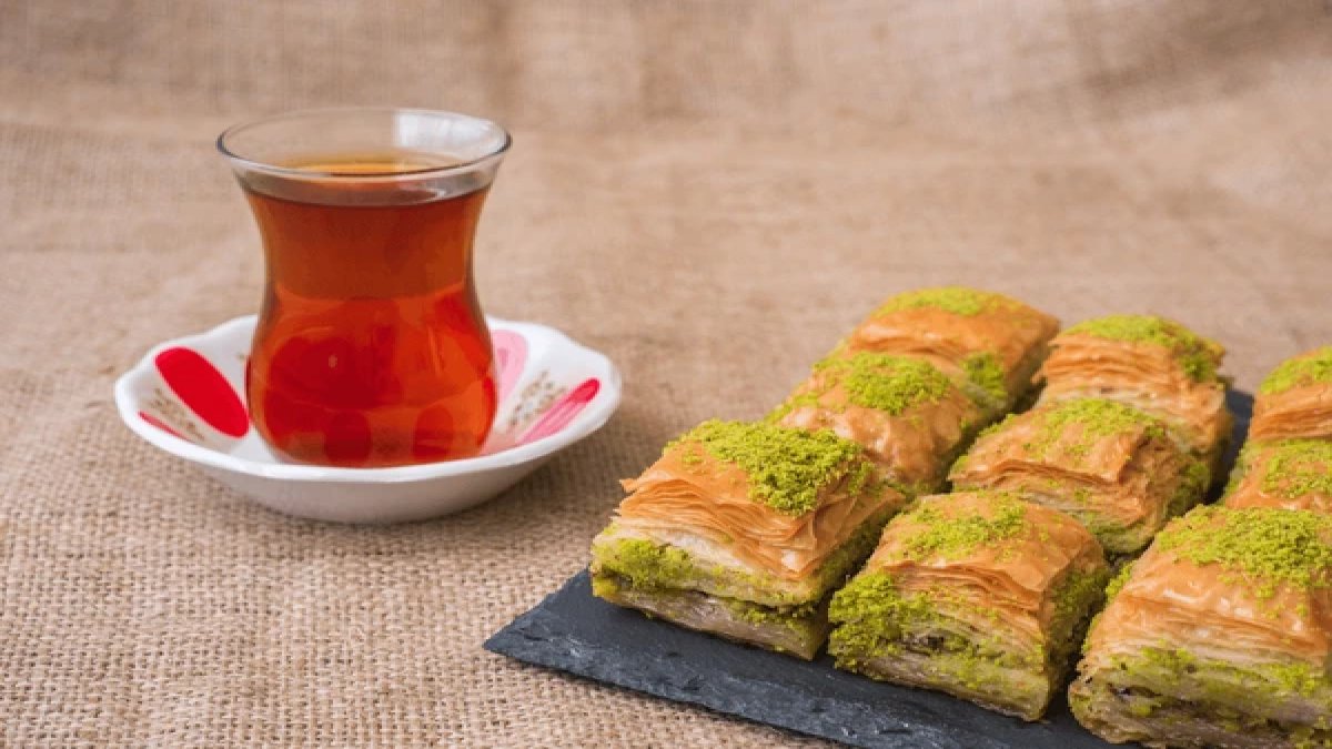 Çayda ve baklavada gıda boyası: Halk sağlığı ile oynayan firmalar tek tek ifşalandı