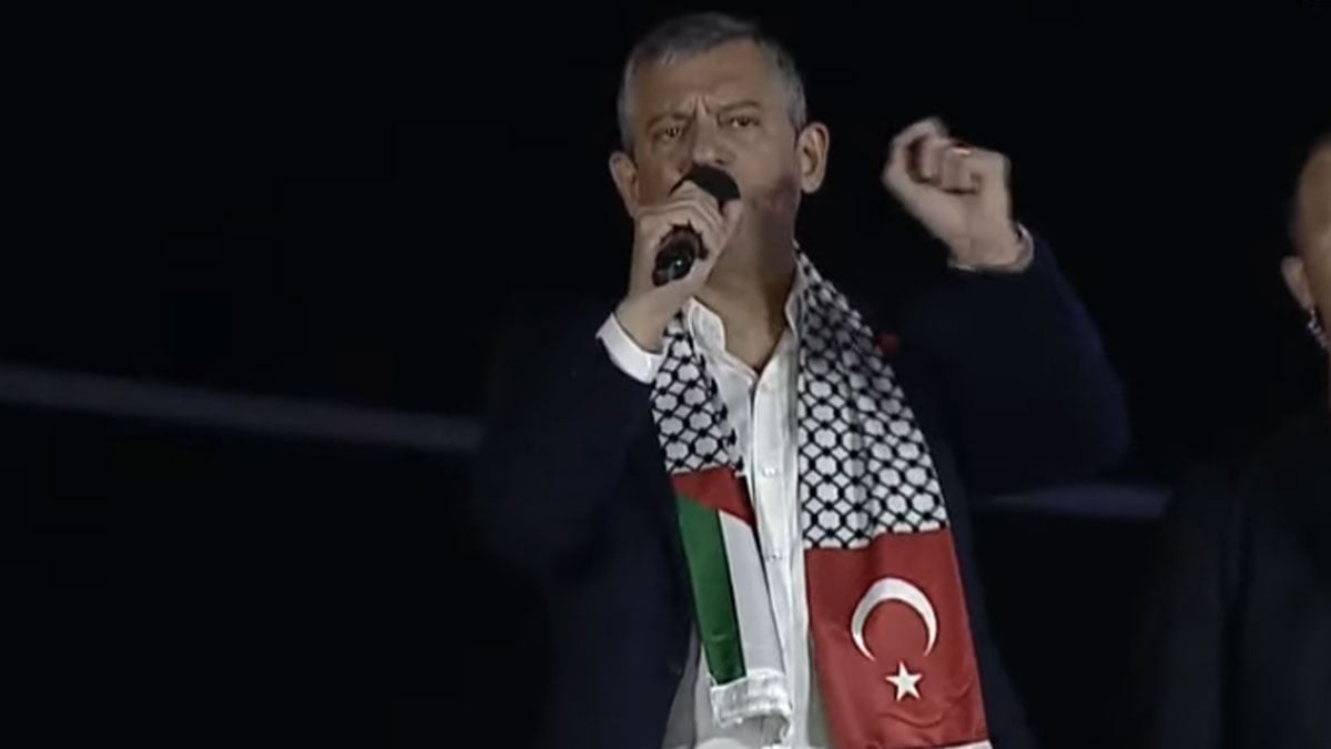 Özgür Özel'den Filistin mitinginde flaş açıklamalar: Filistinin dostlarının değil İsrail'in karşısına dikilin